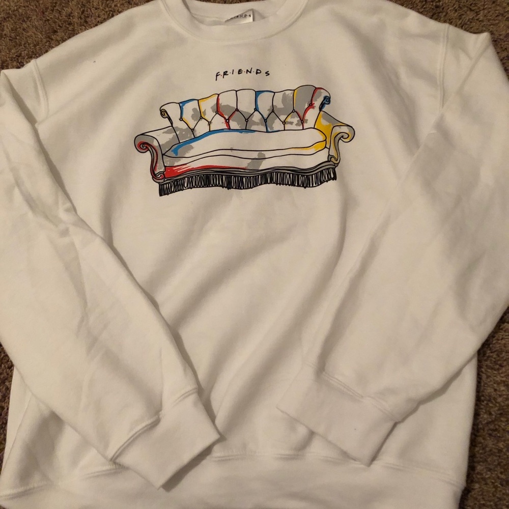 super comfy friends tv show sweatshirt !!
